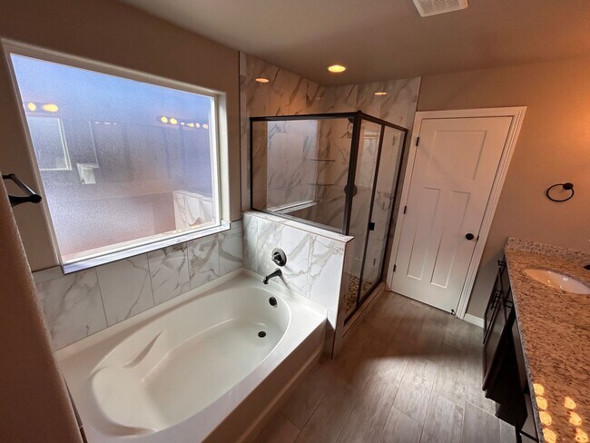 Building Photo - 3 Bed 3 bath house in The Glen At Widefield!