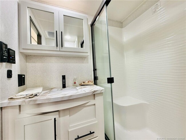Building Photo - 10725 S Ocean Dr