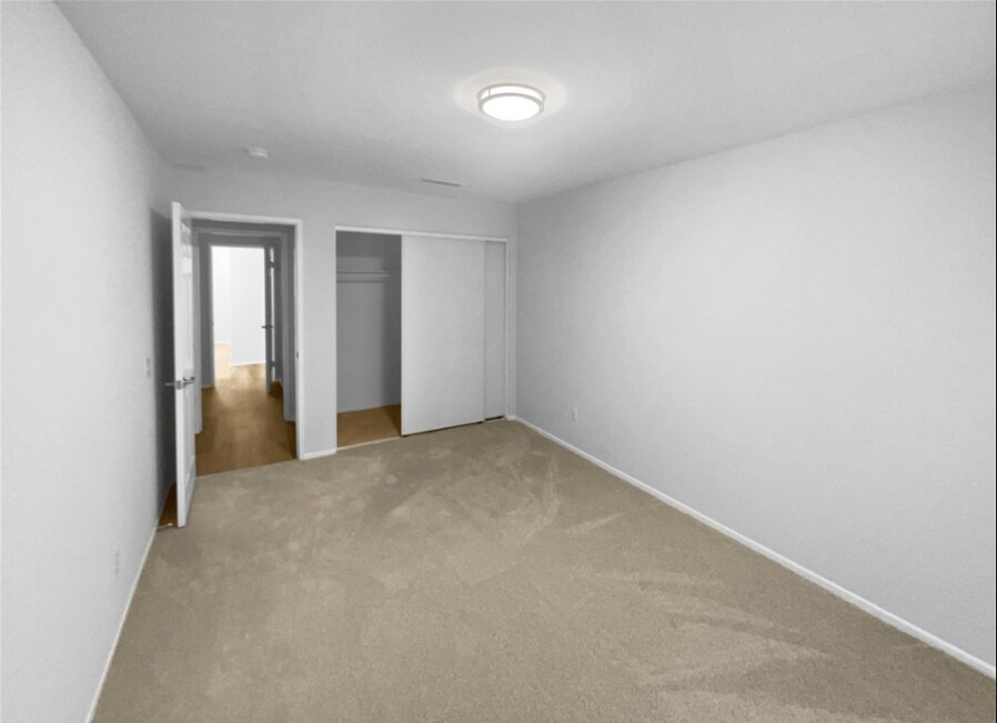 Building Photo - 758 Hillview St