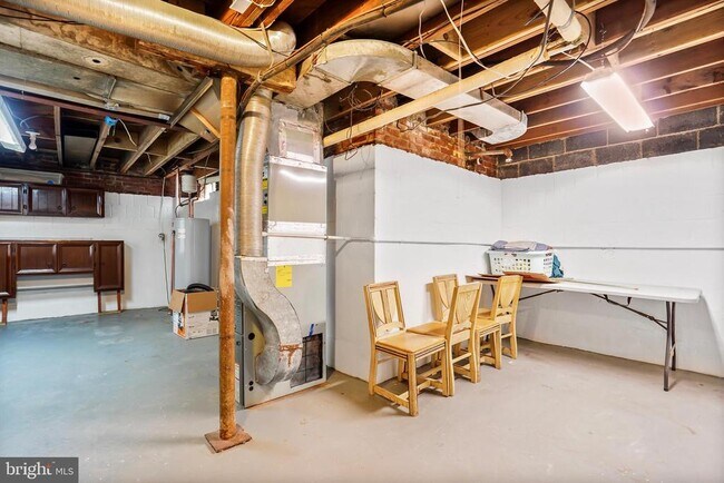 Building Photo - 7110 Coventry Rd
