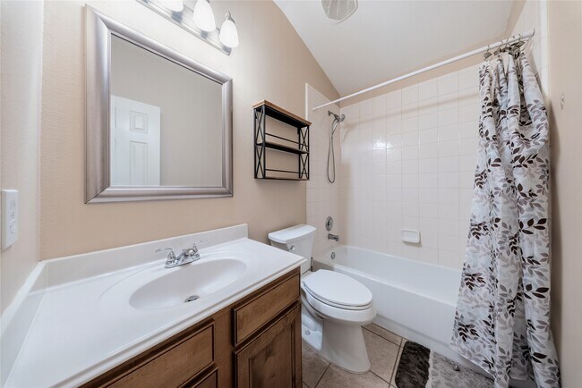 Building Photo - 6007 Wilcox Point Dr