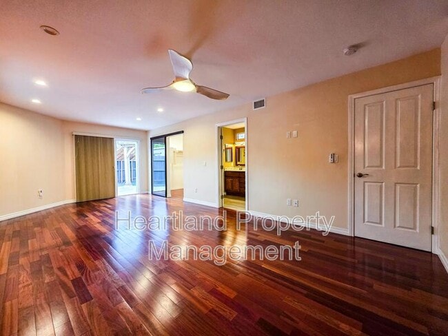 Building Photo - 7381 Laura Ct