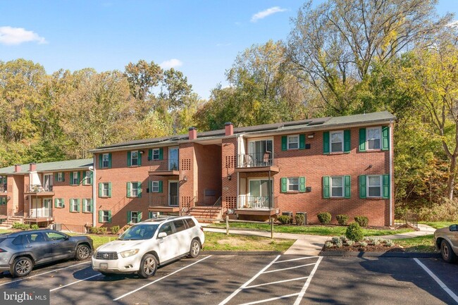 Building Photo - 3612 Court House Dr