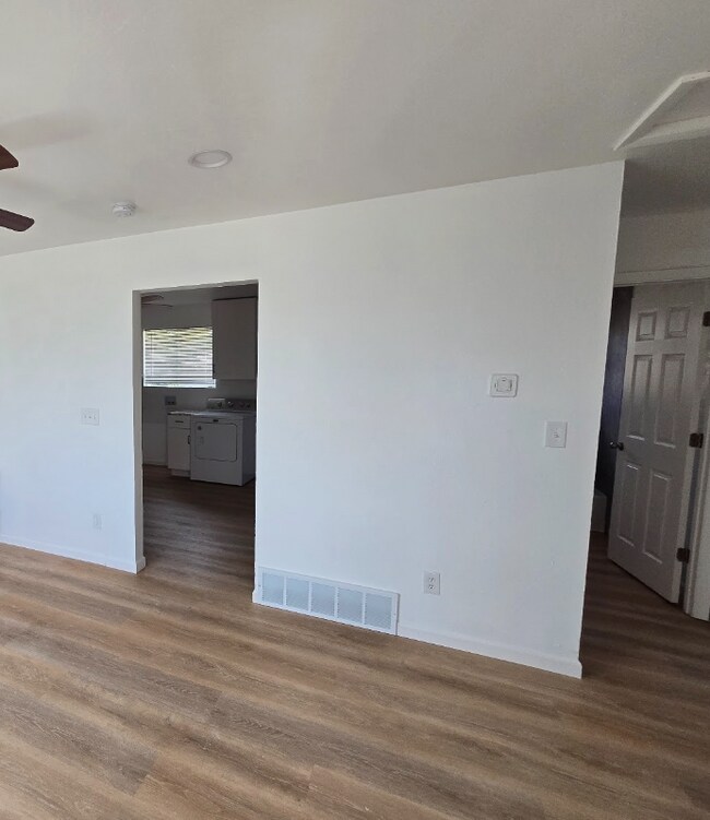 Building Photo - 6631 Julian St