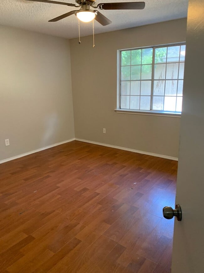 Building Photo - 4427 Las Haciendas Dr