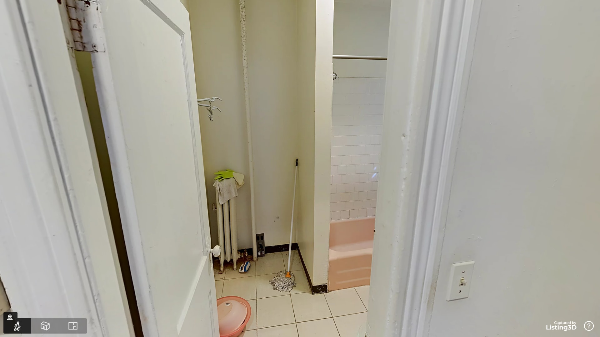 Building Photo - 126 Warren St