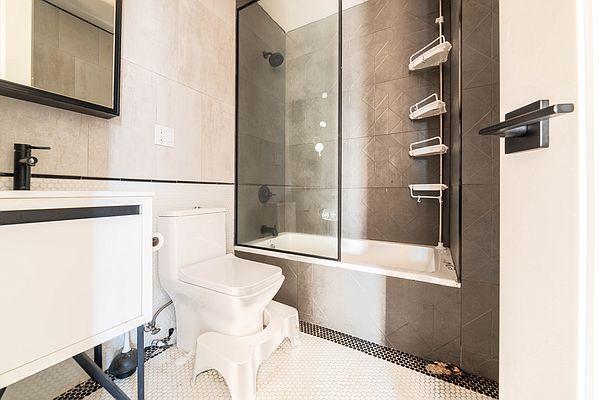 Building Photo - 1643 New York Ave