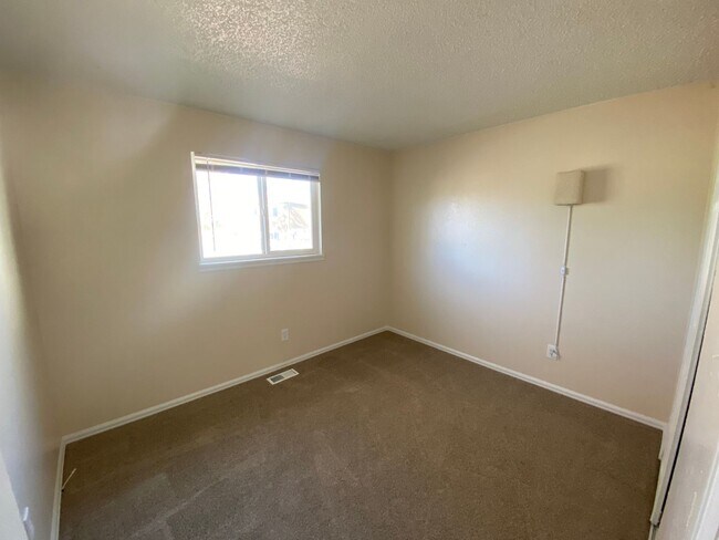 Building Photo - single family home