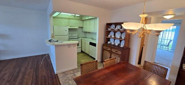 Building Photo - 358 Chatham R