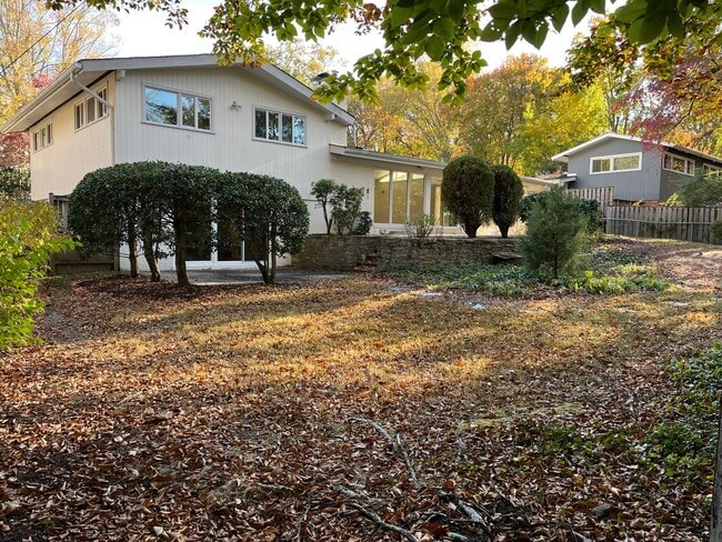 Building Photo - 8308 Whitman Dr