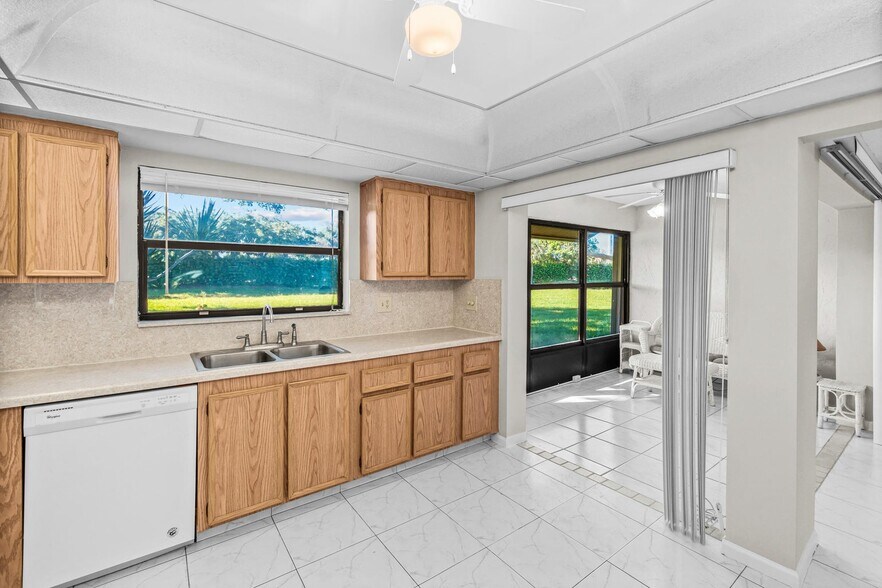 Building Photo - 4640 Rosewood Tree Ct