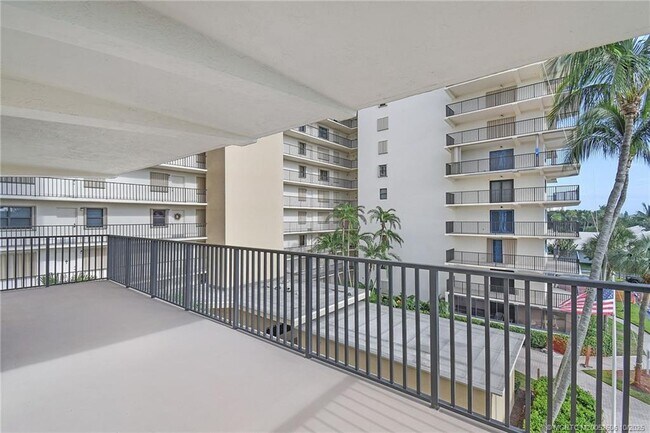 Building Photo - 10044 S Ocean Dr