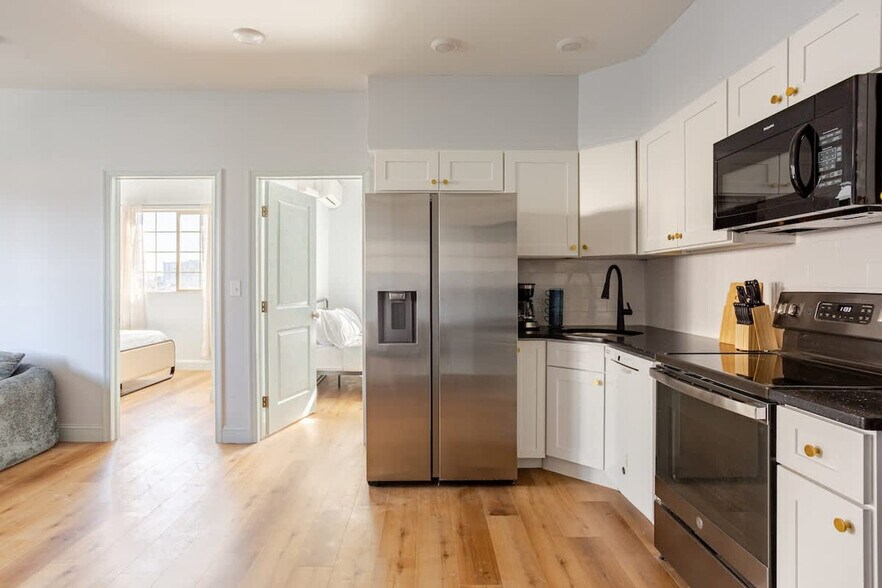 Building Photo - 1384 Ridge Ave