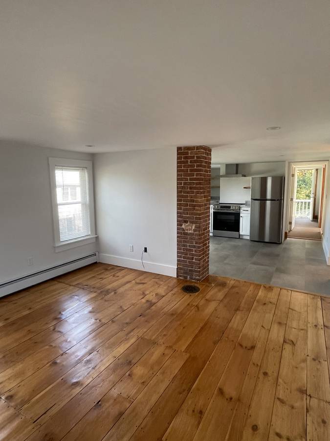 Building Photo - 13 Middle St