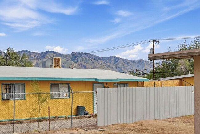 Building Photo - Bright 3-Bed Tucson Rental Home with Expansive Fenced Backyard Near U of A