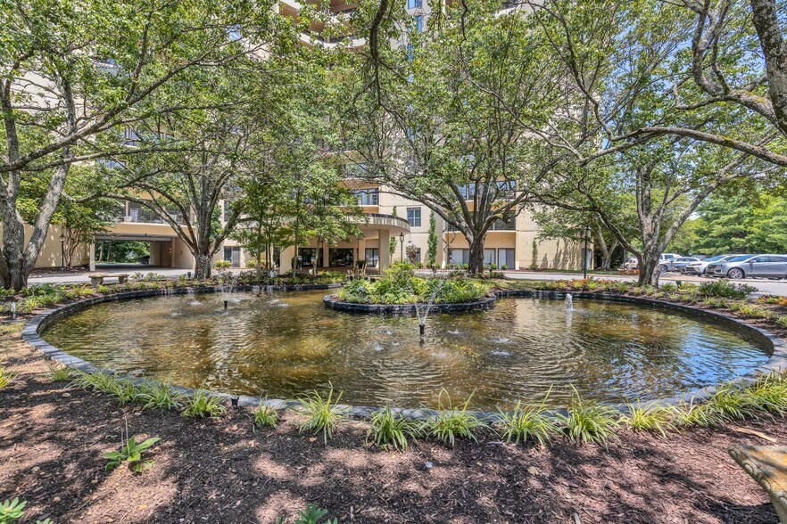 Building Photo - 6666 Brookmont Ter