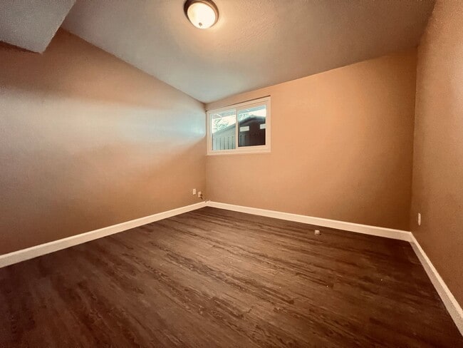 Building Photo - Recently Upgraded Poway Single-Story Home