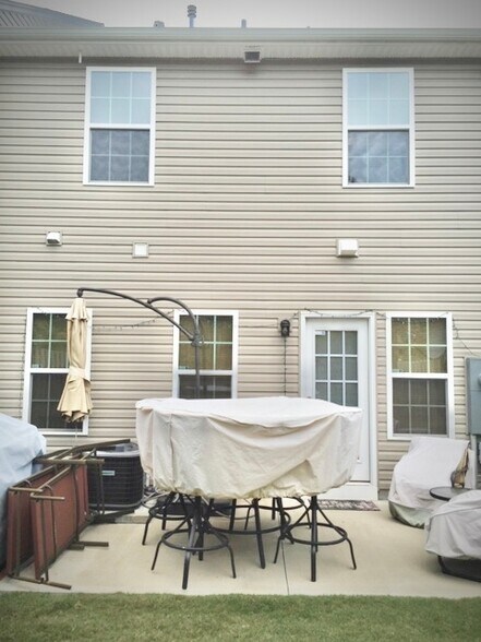 Building Photo - 457 Woodbark Ct