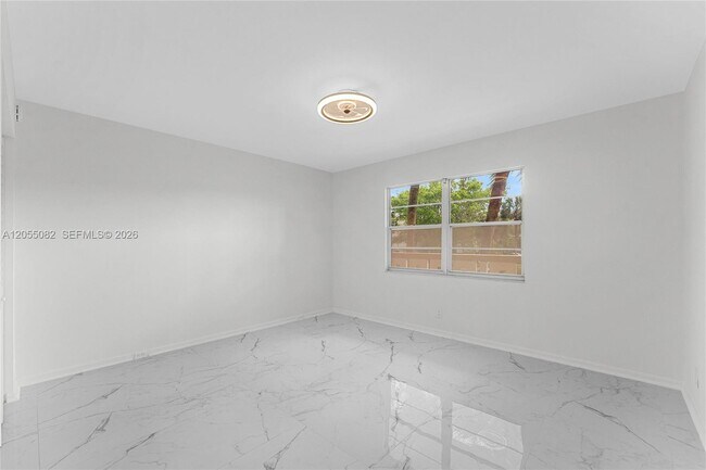 Building Photo - 2303 Lucaya Ln