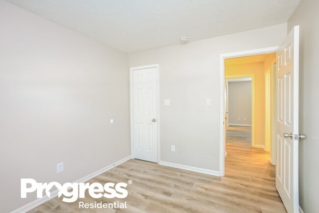 Building Photo - 1449 Country Pointe Dr