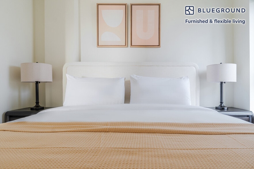 Building Photo - 10349 NE 10th St