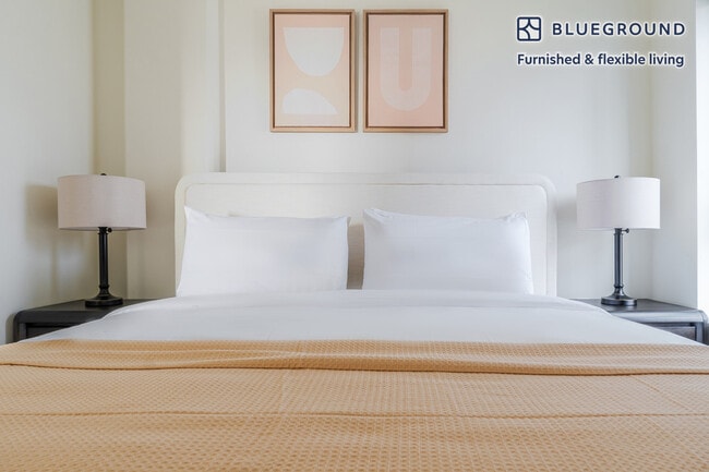 Building Photo - 10301 NE 10th St