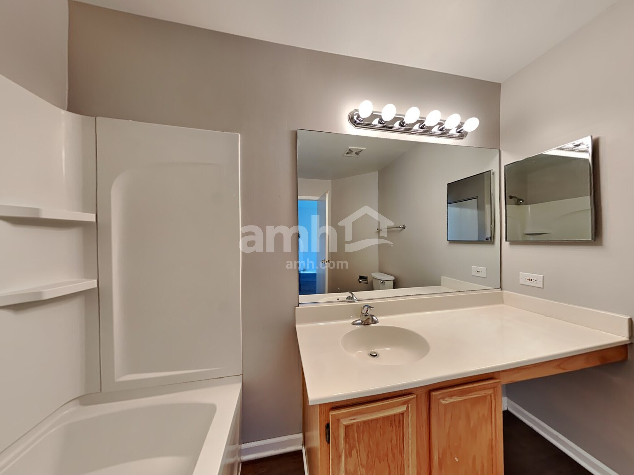 Building Photo - 300 Annandale Dr