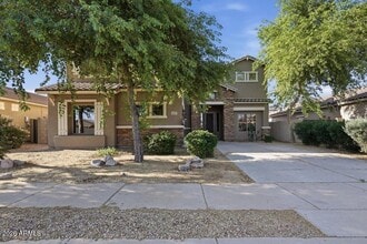 Building Photo - 16809 W Magnolia St