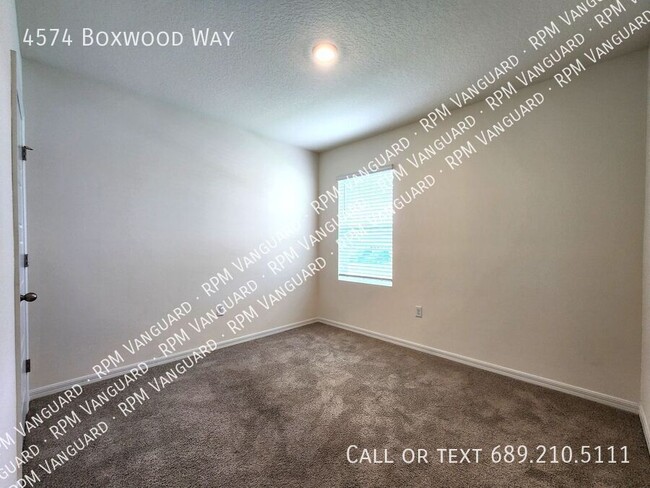 Building Photo - 4574 Boxwood Wy