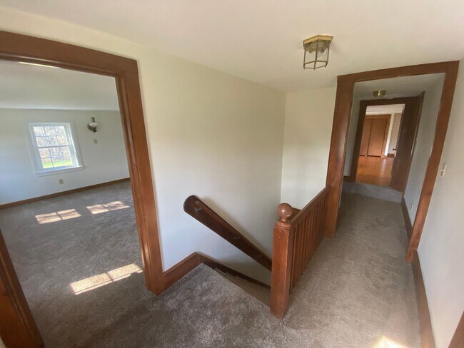 Building Photo - Authentic 3 bedroom New England Colonial! ...
