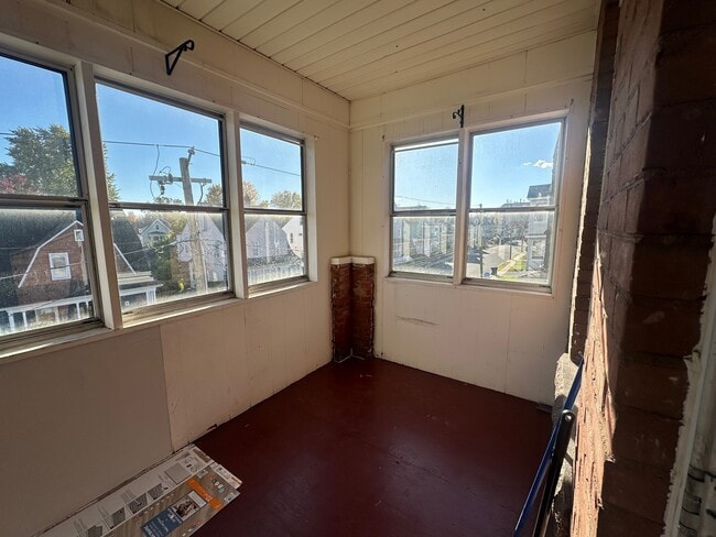 Building Photo - 176 Adelaide St