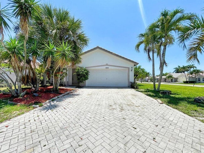 Building Photo - 1640 Carriage Brooke Dr