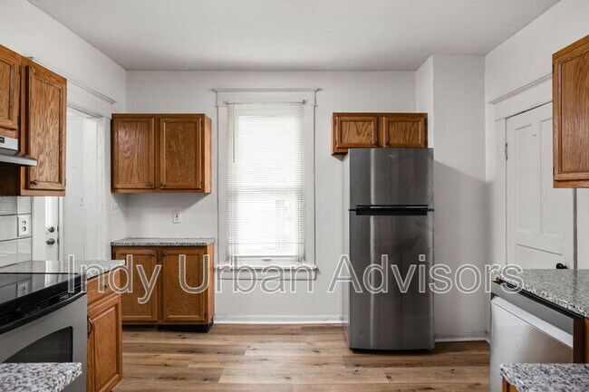 Building Photo - 418 N Drexel Ave