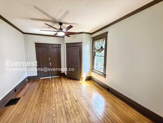 Building Photo - 1801 11th Pl S