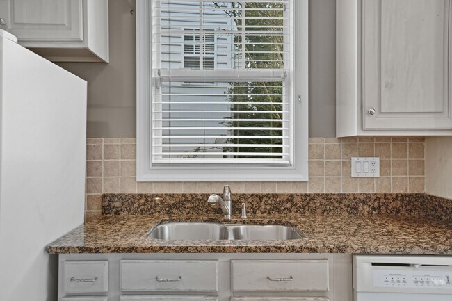 Building Photo - 11221 Grahamwood Pl