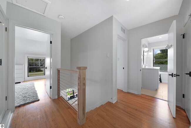 Building Photo - 7320 Peninsula Dr