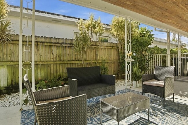 Building Photo - 525 N L St