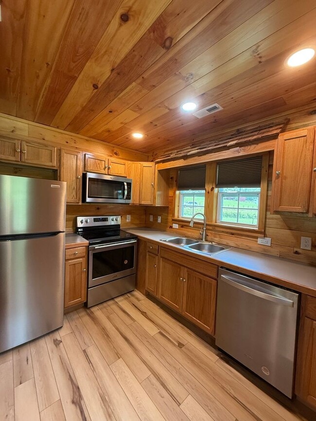 Building Photo - Updated 2 Bed 1 Bath Home in Mars Hill, NC!!