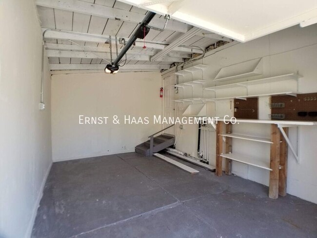 Building Photo - 1390 Bennett Ave