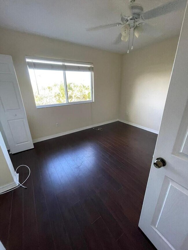 Building Photo - Two bedroom townhouse in gated Sonoma Bay ...