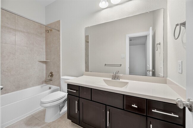 Building Photo - 10510 Trinity Springs Dr