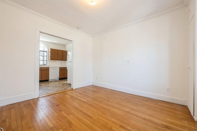 Building Photo - 130 Soundview Rd
