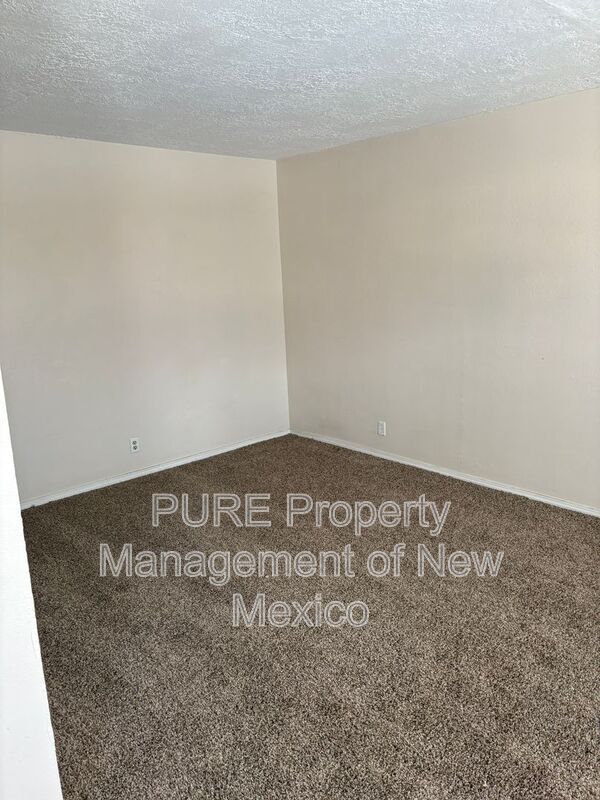 Building Photo - 12400 Hardin Ct NE
