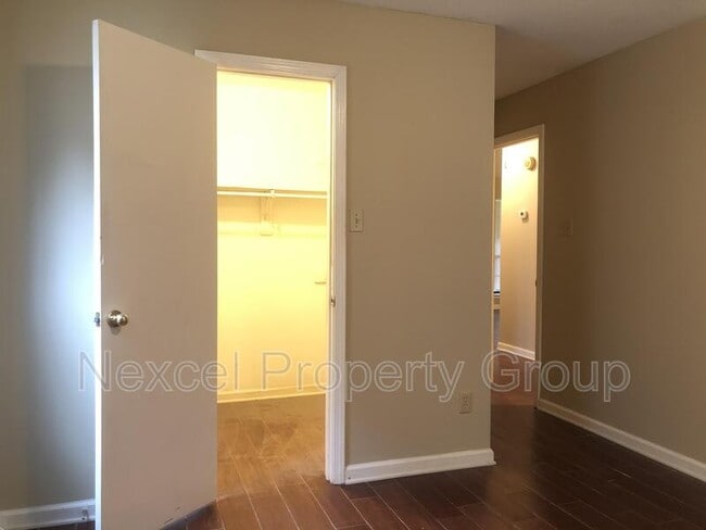 Building Photo - 6813 Maury Dr