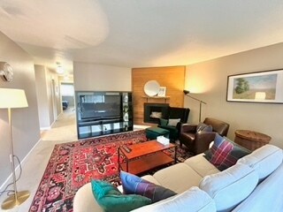 Primary Photo - 6745 SW Scholls Ferry Rd