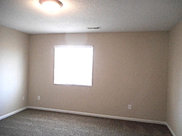 Building Photo - 1836 Chatfield Dr
