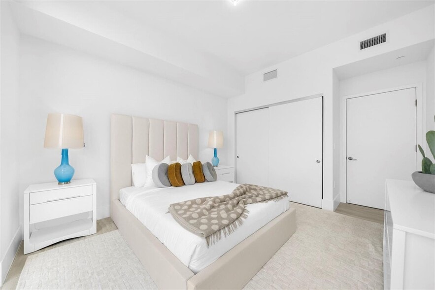 Building Photo - 788 NE 23rd St