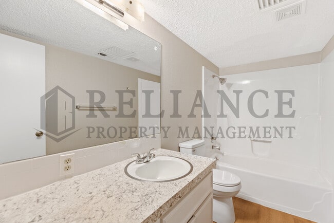Building Photo - 2202 S White Oak Dr