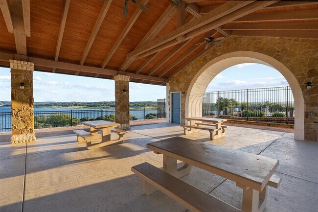 Building Photo - 22028 Cross Timbers Bnd