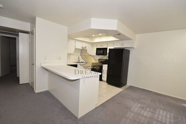 Building Photo - 8410 Eldora Ave